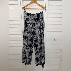 Women's Black & White Palm Print Wide-Leg Pants